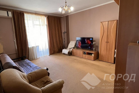 Продам 3-х кімнатну квартиру, ХТЗ, Код: 622873/1