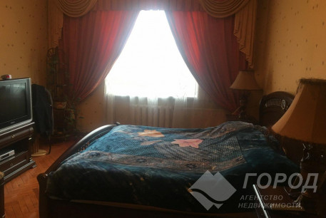 Продам 3-х кімнатну квартиру, Гагарина проспект, Защитников Украины метро (Площадь Восстания), Код: 633008/2