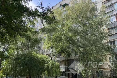 Продам 1-кімнатну малогабаритку, ХТЗ, ХТЗ метро, Код: 636778/3