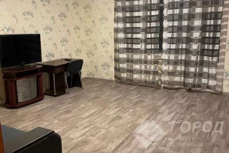 Продам 2-х кімнатну квартиру, Центр, Ярослава Мудрого пл., Код: 639336/3