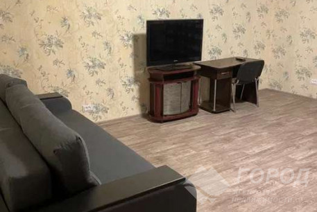 Продам 2-х кімнатну квартиру, Центр, Ярослава Мудрого пл., Код: 639336/3