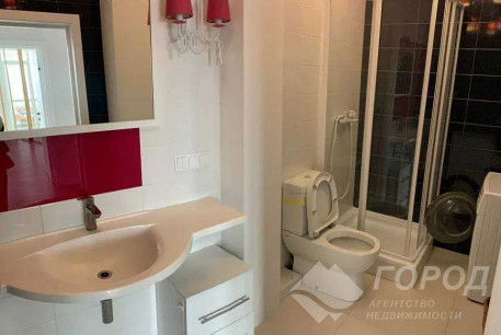 Продам 3-х кімнатну квартиру в новобудові, Центр, Код: 639904/2