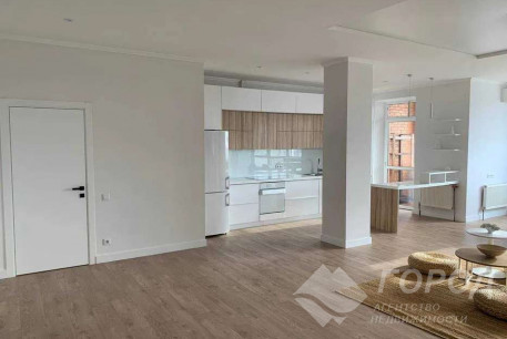 Продам 3-х кімнатну квартиру в новобудові, Центр, Код: 639904/2