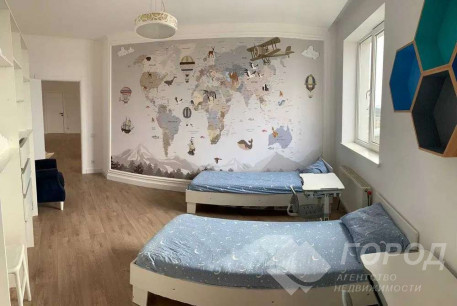 Продам 3-х кімнатну квартиру в новобудові, Центр, Код: 639904/2