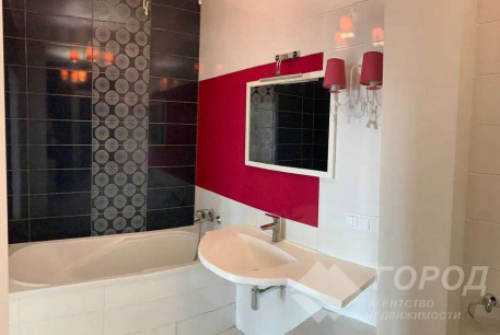 Продам 3-х кімнатну квартиру в новобудові, Центр, Код: 639904/2