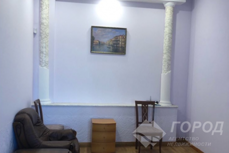 Продам 5-и кімнатну квартиру, Центр, Код: 641086/9