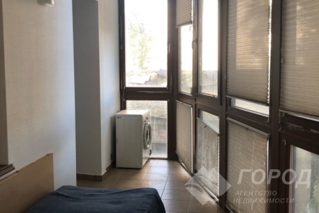 Продам 5-и кімнатну квартиру, Центр, Код: 641086/9