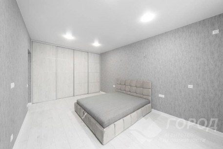 Продам 1-кімнатну квартиру в новобудові, Центральный рынок, Код: 642131/23