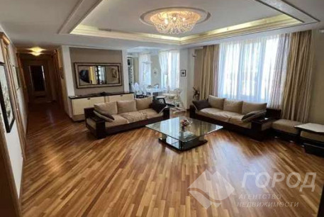 Продам 4-х кімнатну квартиру в новобудові, Центр, Площадь Конституции метро (Советская), Код: 644907/4