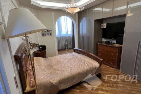 Продам 4-х кімнатну квартиру в новобудові, Центр, Площадь Конституции метро (Советская), Код: 644907/4