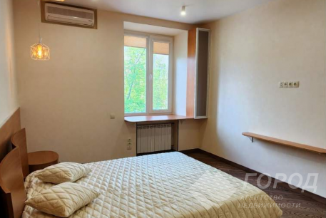 Продам 1-кімнатну квартиру, Центр, Код: 646473/12