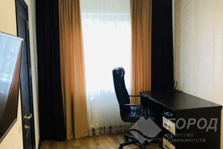 Продам 3-х кімнатну квартиру, Новые дома, Коммунальный рынок, Код: 646721/5