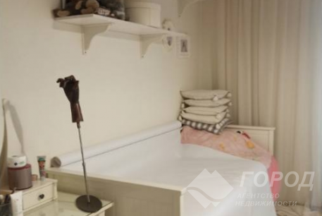 Продам 4-х кімнатну квартиру, Центр, Код: 646940/4