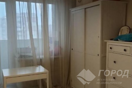 Продам 4-х кімнатну квартиру, Центр, Код: 646940/47