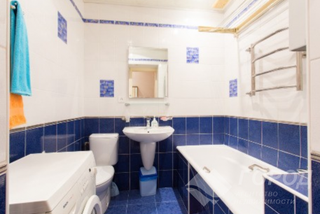 Продам 2-х кімнатну квартиру, Центр, Код: 647479/405