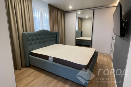 Продам 2-х кімнатну квартиру в новобудові, Центральный рынок, Код: 647479/411