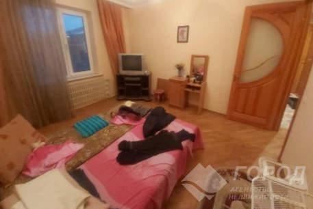 Продам 3-х кімнатну квартиру, Центр, Код: 647479/75