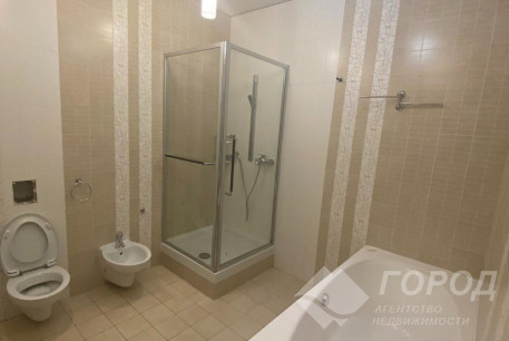 Сдам 3-х кімнатну квартиру, Центр, Код: 650038/3