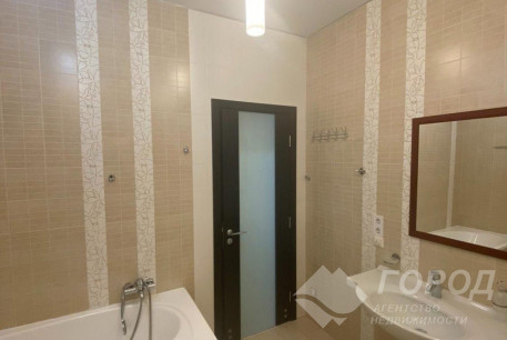 Сдам 3-х кімнатну квартиру, Центр, Код: 650038/3