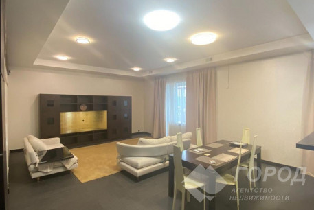 Сдам 3-х кімнатну квартиру, Центр, Код: 650038/3