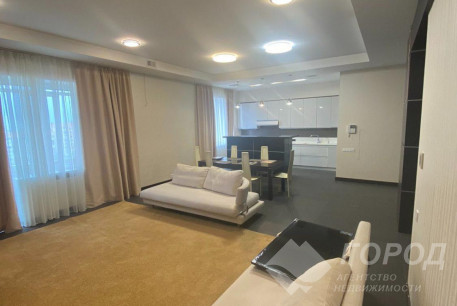 Сдам 3-х кімнатну квартиру, Центр, Код: 650038/3