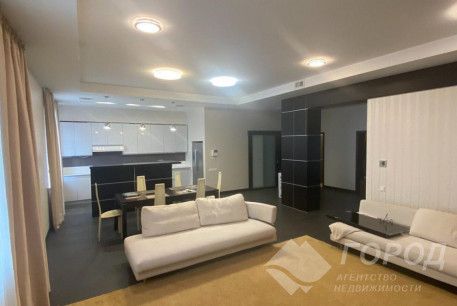 Сдам 3-х кімнатну квартиру, Центр, Код: 650038/3