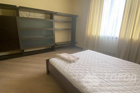 Сдам 3-х кімнатну квартиру, Центр, Код: 650038/3