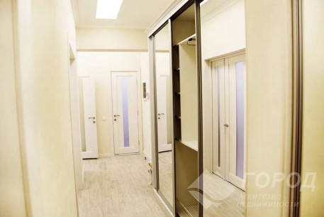 Продам 2-х кімнатну квартиру, Центральный рынок, Южный вокзал метро, Код: 650235/2