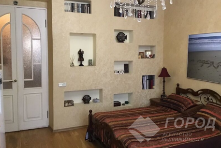 Продам 2-х кімнатну квартиру, Гагарина проспект, Защитников Украины метро (Площадь Восстания), Код: 650560/3