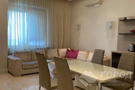 Продам 3-х кімнатну квартиру в новобудові, Центр, Код: 656653/8