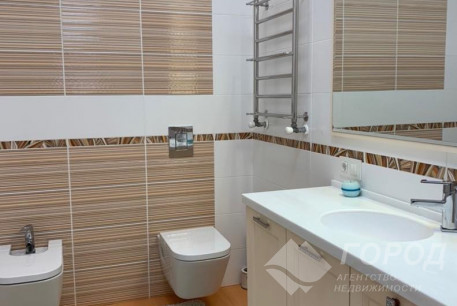 Продам 3-х кімнатну квартиру в новобудові, Центр, Код: 656653/8