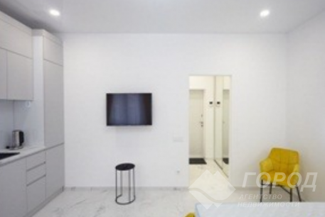 Продам 1-кімнатну квартиру в новобудові, Центр, Код: 657032/2