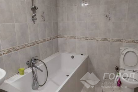 Продам 1-кімнатну квартиру, Центр, Код: 658329/2