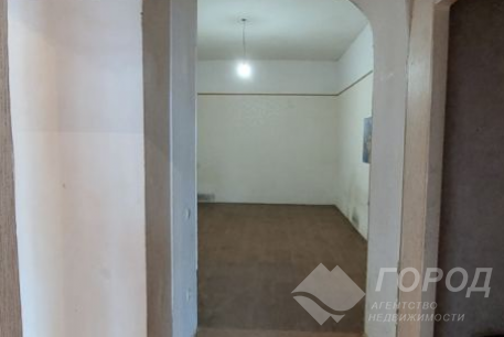 Продам 2-х кімнатну квартиру, Центр, Код: 658329/4