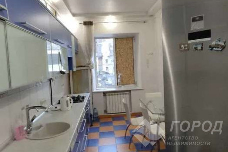 Продам 3-х кімнатну квартиру, Центр, Код: 670164/4