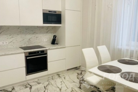 Продам 1-кімнатну квартиру, Центр, Код: 670391/4