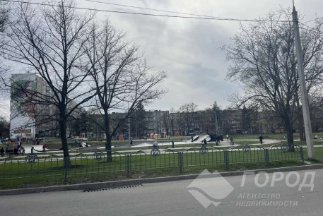 Продам 2-х кімнатну квартиру, Рогань, Код: 670621/1