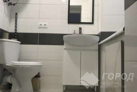 Продам 2-х кімнатну квартиру, Центр, Код: 676231/9