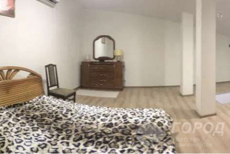 Продам 2-х кімнатну квартиру, Центр, Код: 676231/9