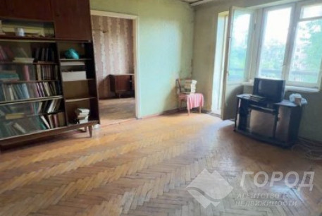 Продам 2-х кімнатну квартиру, ХТЗ, Код: 676338/52