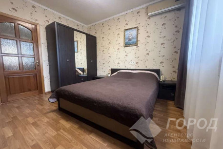 Продам 4-х кімнатну квартиру, Рогань, Роганский ж/м, Код: 679096/2