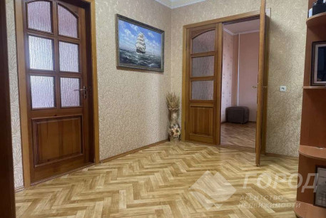 Продам 4-х кімнатну квартиру, Рогань, Роганский ж/м, Код: 679096/2