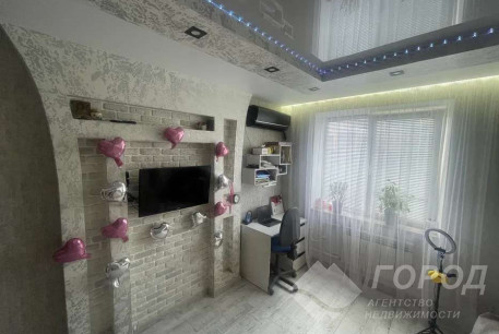 Продам 2-х кімнатну квартиру, Рогань, Роганский ж/м, Код: 679389/4