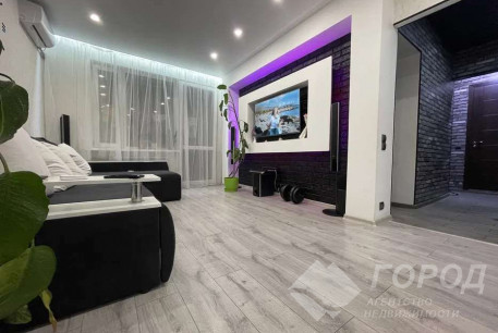Продам 2-х кімнатну квартиру, Рогань, Роганский ж/м, Код: 679389/4