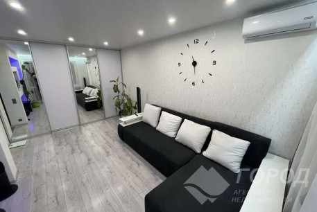 Продам 2-х кімнатну квартиру, Рогань, Роганский ж/м, Код: 679389/4