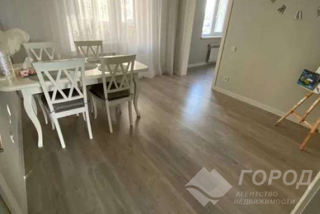 Продам 4-х кімнатну квартиру, Песочин, Код: 683066/3