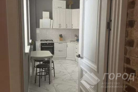 Сдам 4-х кімнатну квартиру, Гагарина проспект, Защитников Украины метро (Площадь Восстания), Код: 691138/6