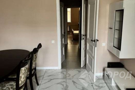 Продам 4-х кімнатну квартиру, Гагарина проспект, Защитников Украины метро (Площадь Восстания), Код: 691138/8