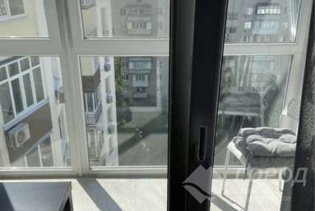 Продам 1-кімнатну квартиру в новобудові, Центр, Код: 695833/4