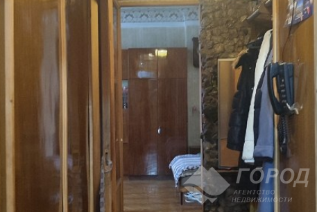 Продам 2-х кімнатну квартиру, Центр, Код: 699353/7